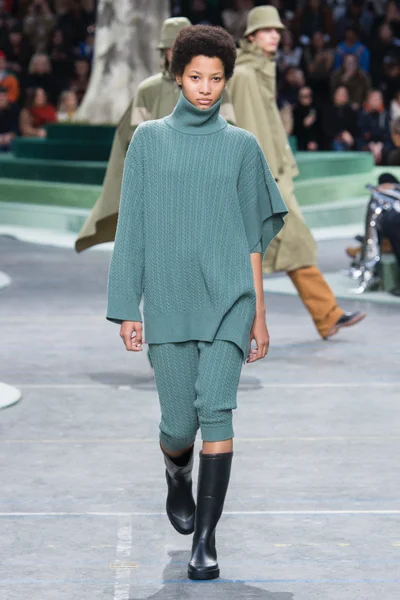 Look 4